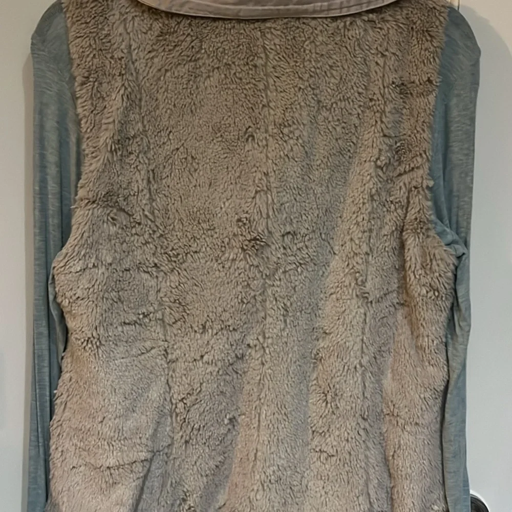 2 Piece Ladies cabi Bundle - Picture 2 of 5